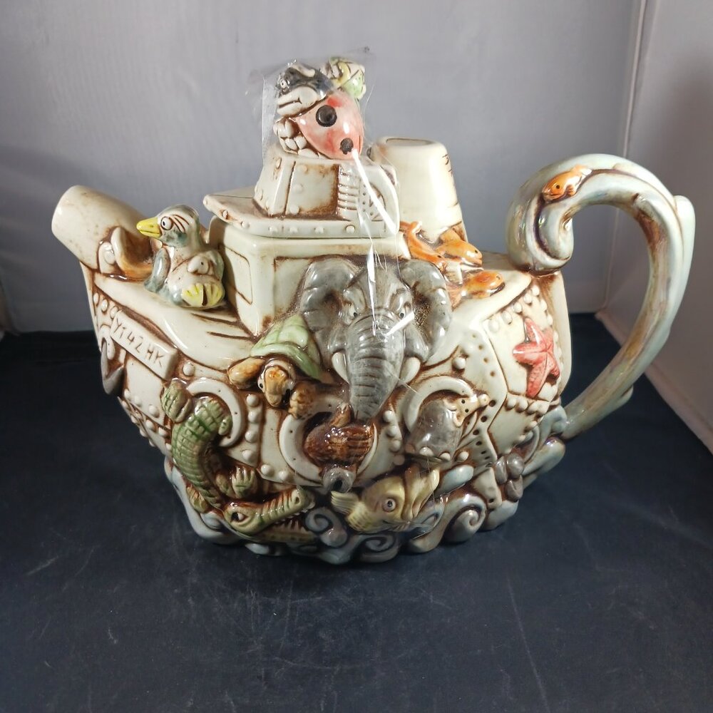 Harmony Kingdom Cardew Design LE Teapot Ceramic Noah Ark Decor - Picture 3 of 7